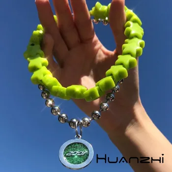 Акриловое ожерелье HUANZHI с красочной звездой и сердцем, персонализированное ожерелье из бисера в стиле панк, колье, преувеличенные украшения для женщин, унисекс, новинка